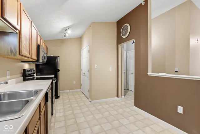 $185,000 | 8901 Hunters Creek Drive, Unit 309, Indianapolis, IN 46227