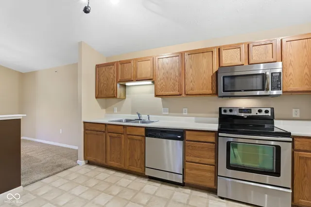 $185,000 | 8901 Hunters Creek Drive, Unit 309, Indianapolis, IN 46227