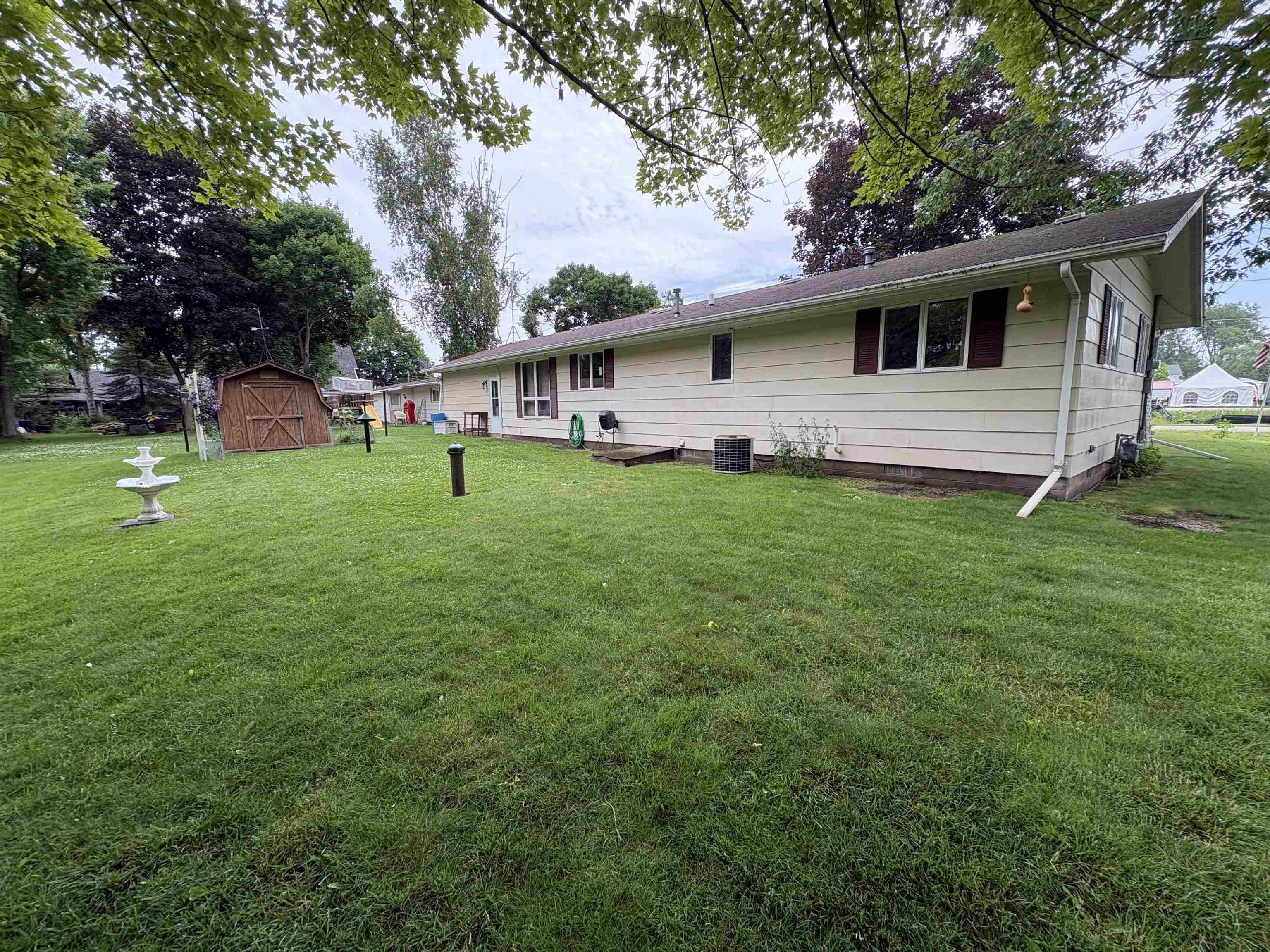 205 North Meyer Street Cecil, WI 54111 - Photo 4 of 25