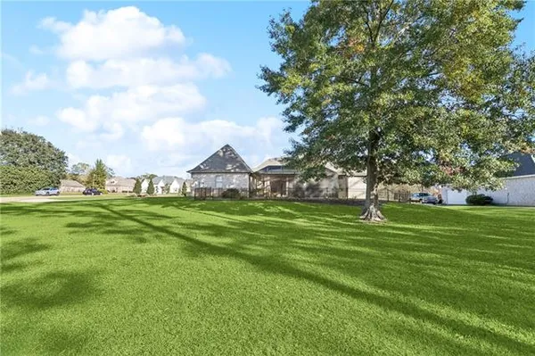 $775,000 | 924 Great Southern Drive, Abita Springs, LA 70420