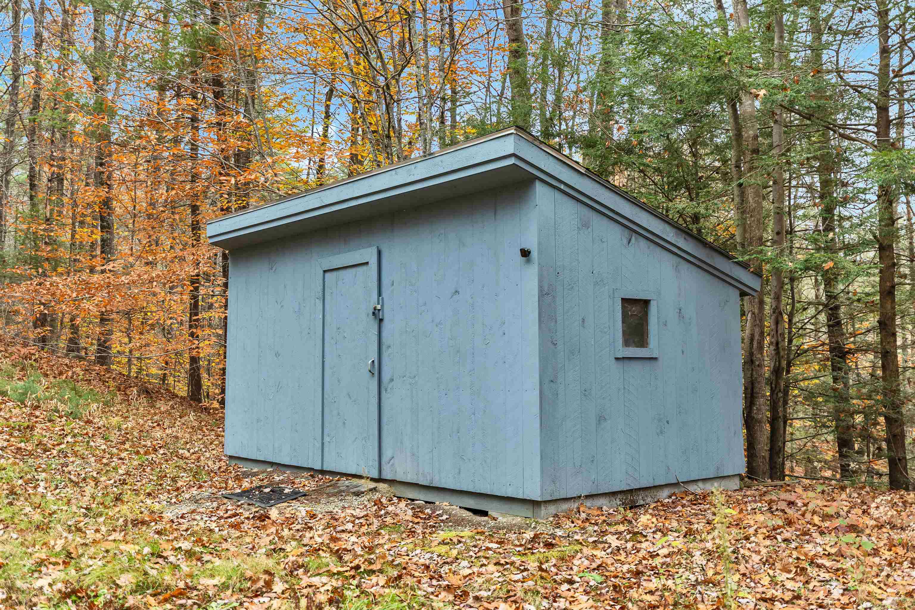 563 Forest Road Wilton, NH 03086 - Photo 3 of 40