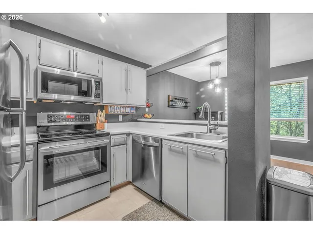 $239,995 | 5142 Southwest Multnomah Boulevard, Unit H, Portland, OR 97219