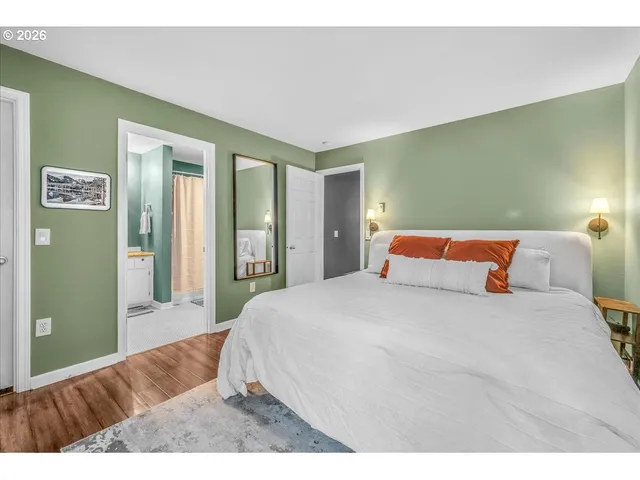 $239,995 | 5142 Southwest Multnomah Boulevard, Unit H, Portland, OR 97219