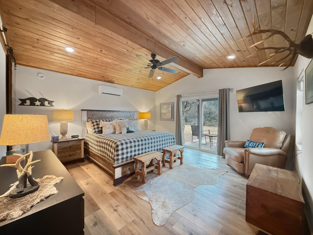 196 Rock Bottom Road Hunt, TX 78024 - Photo 13 of 44