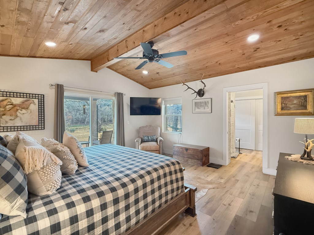 196 Rock Bottom Road Hunt, TX 78024 - Photo 14 of 44