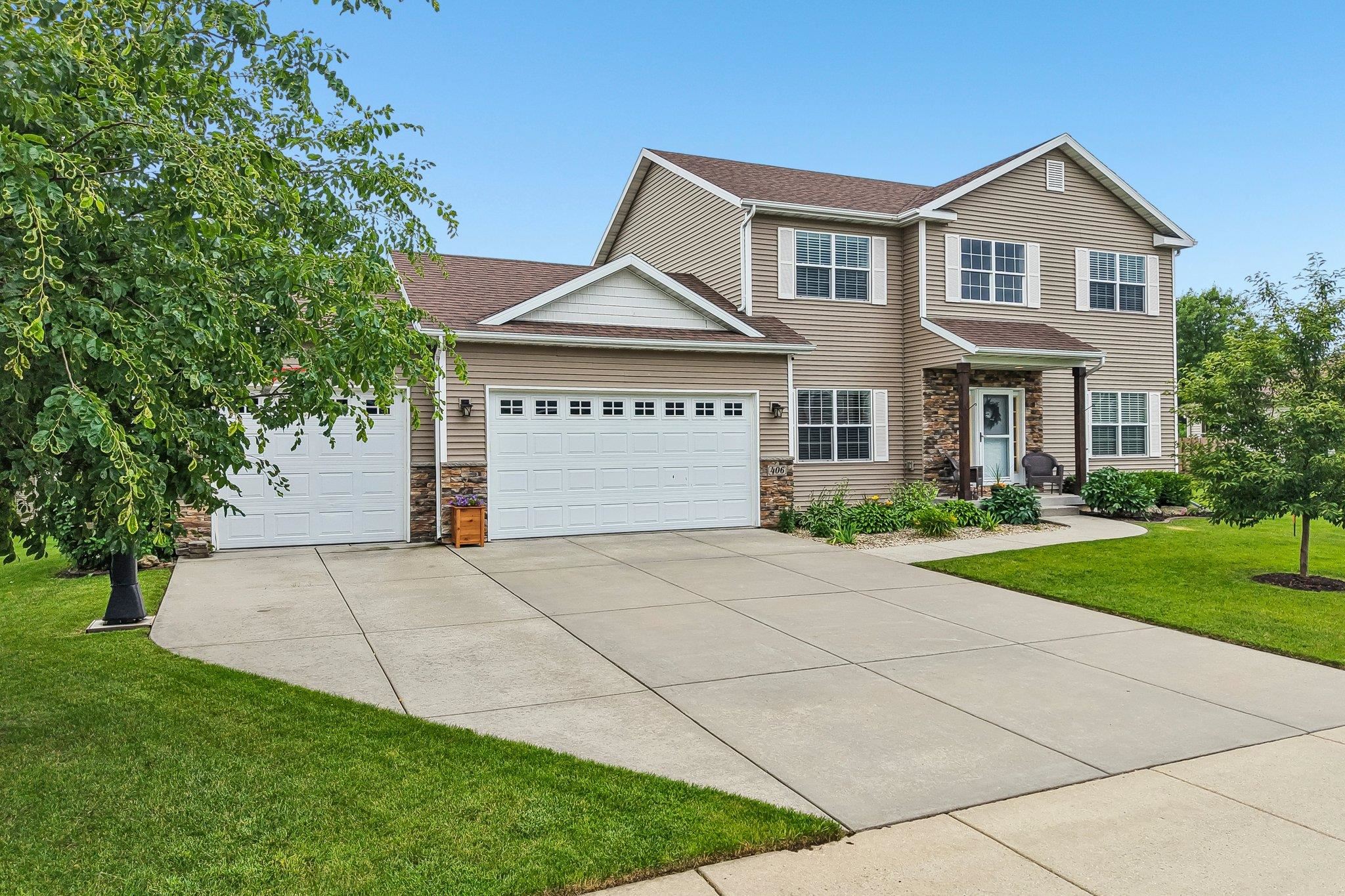 406 Chelsea Way Dane, WI 53529 - Photo 4 of 58