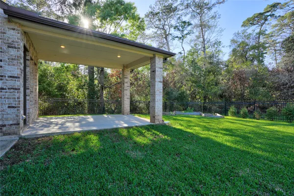 $739,900 | 126 Keechie Creek Court, Conroe, TX 77304