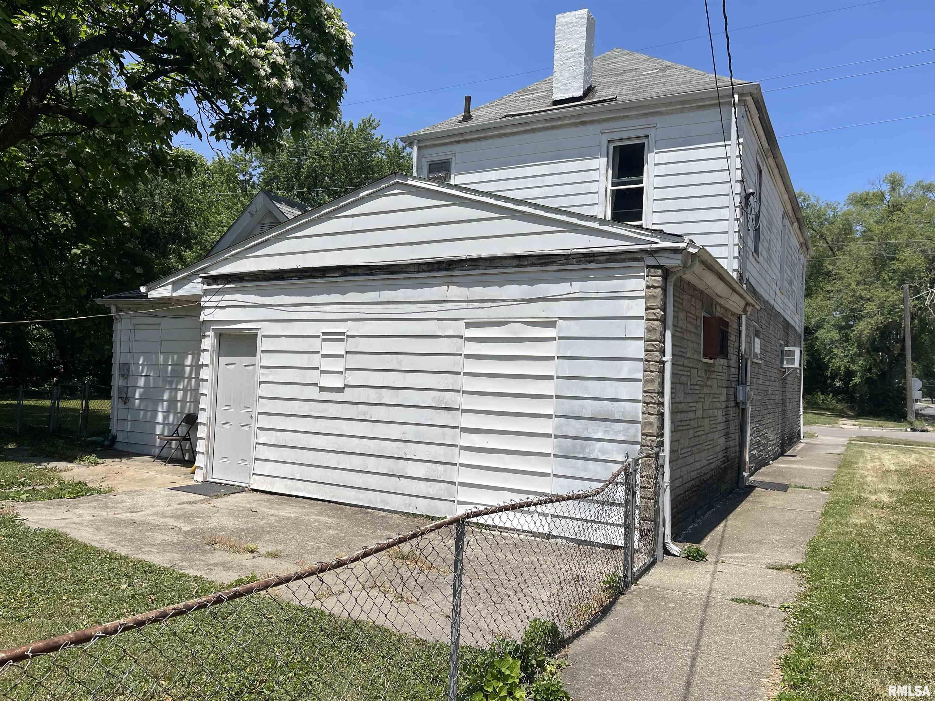 1940 East Jackson Street Springfield, IL 62703 - Photo 3 of 4
