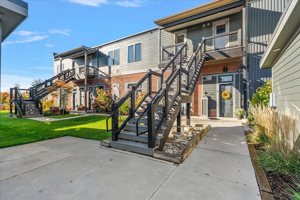 16-220 King St #10, Lowell, MI-16