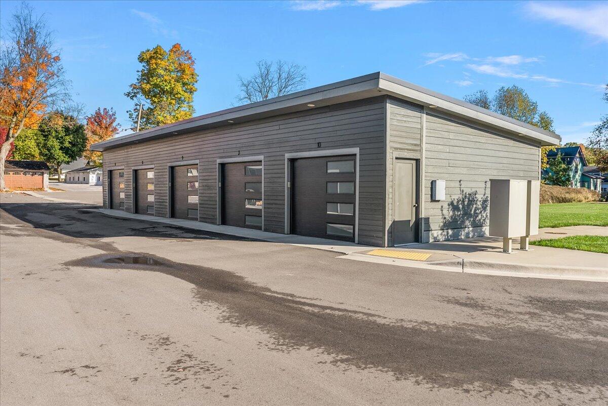 220 King Street, Unit 10 Lowell, MI 49331 - Photo 14 of 19 18-220 King St #10, Lowell, MI-18