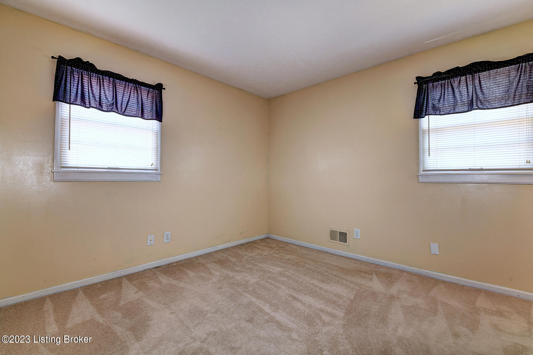 9412 Fairground Road Louisville, KY 40291 - Photo 12 of 21 Primary Bedroom