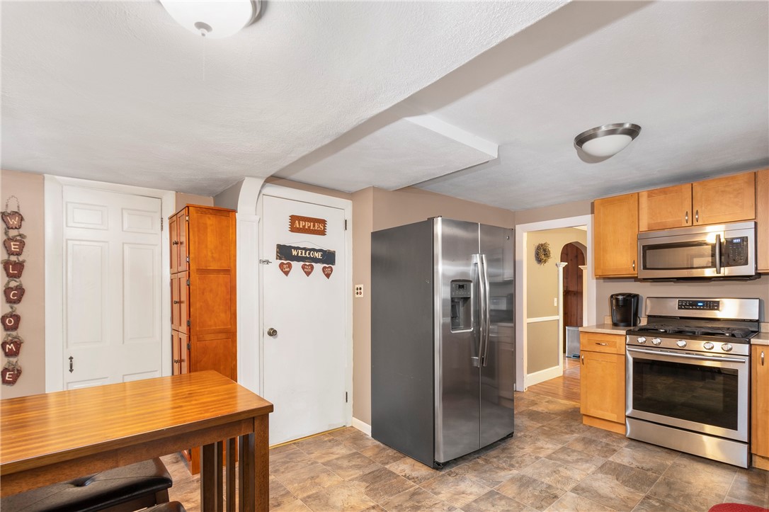 60 Broadview Road East Providence, RI 02914 - Photo 15 of 41 Gallery Image 15