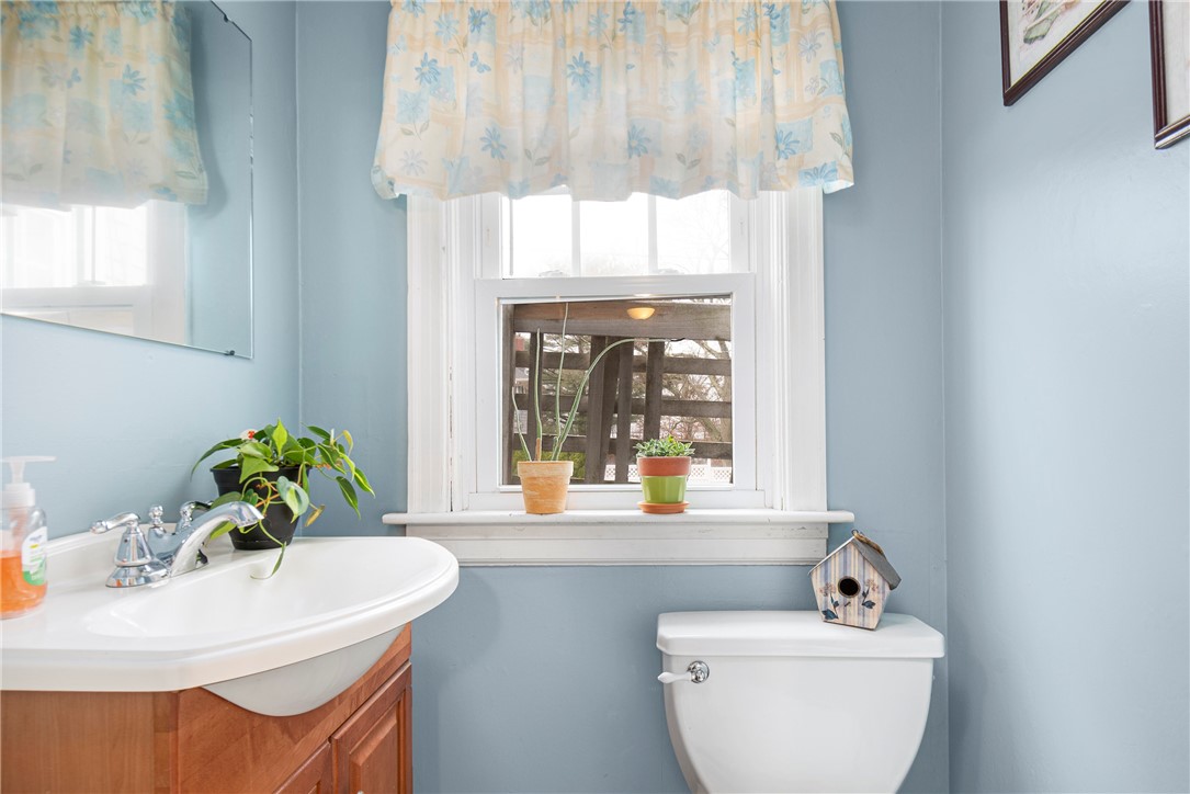 60 Broadview Road East Providence, RI 02914 - Photo 10 of 41 Gallery Image 10
