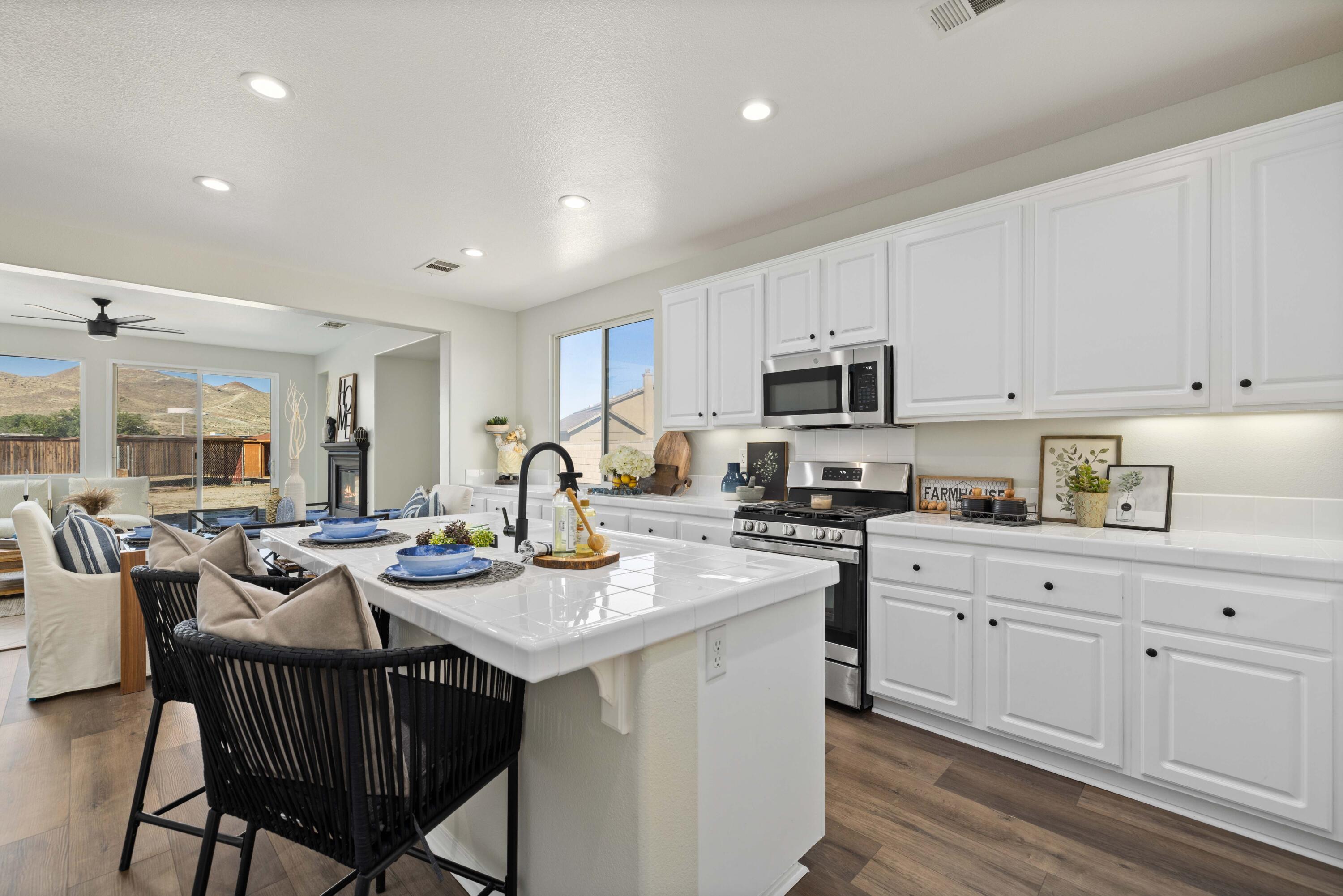 3439 Quiet Splendor Court Rosamond, CA 93560 - Photo 8 of 40 3439 Quiet Splendor Ct-9