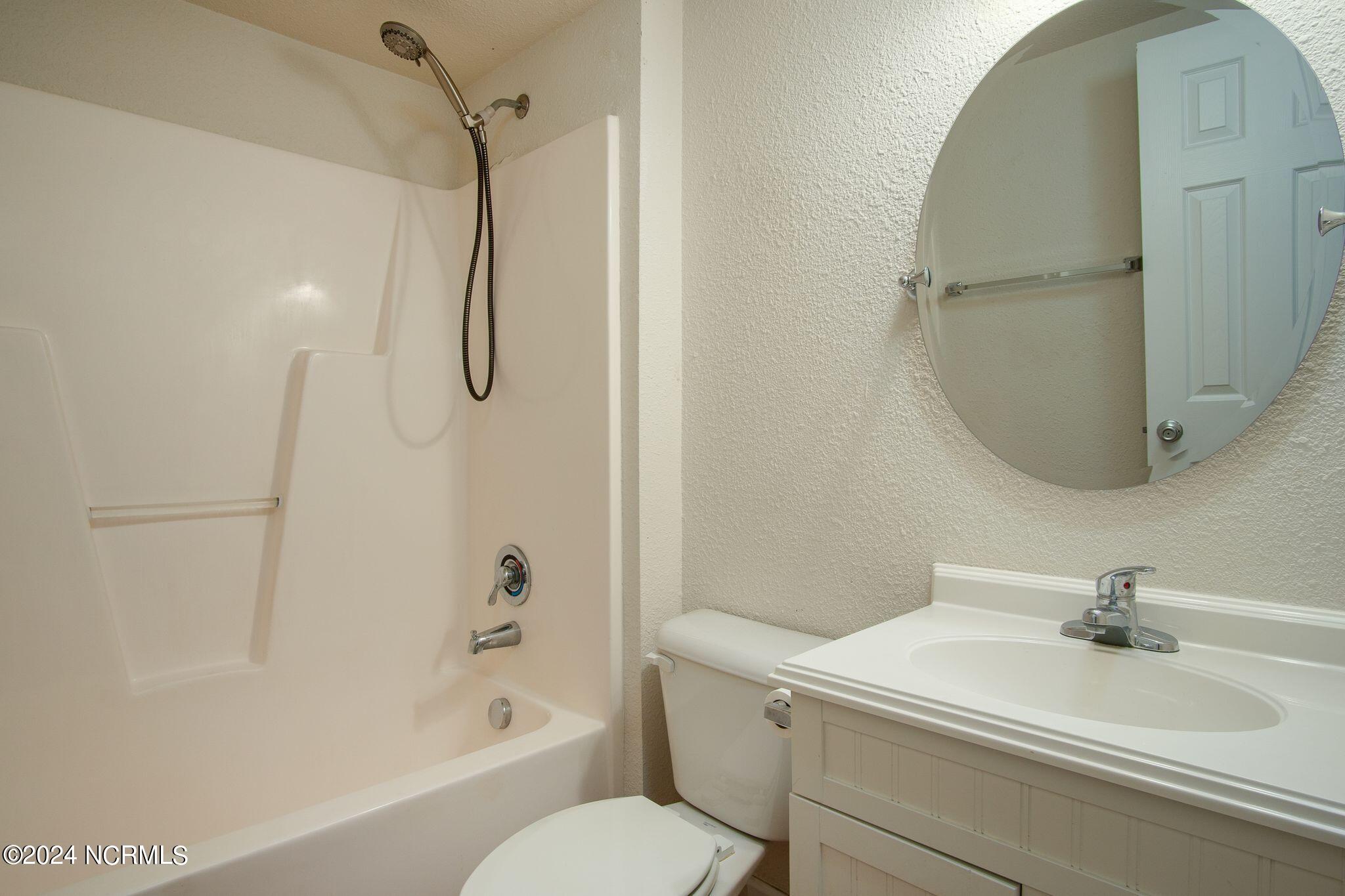 2405 Old Cherry Point Road New Bern, NC 28560 - Photo 28 of 45 Second Bathroom
