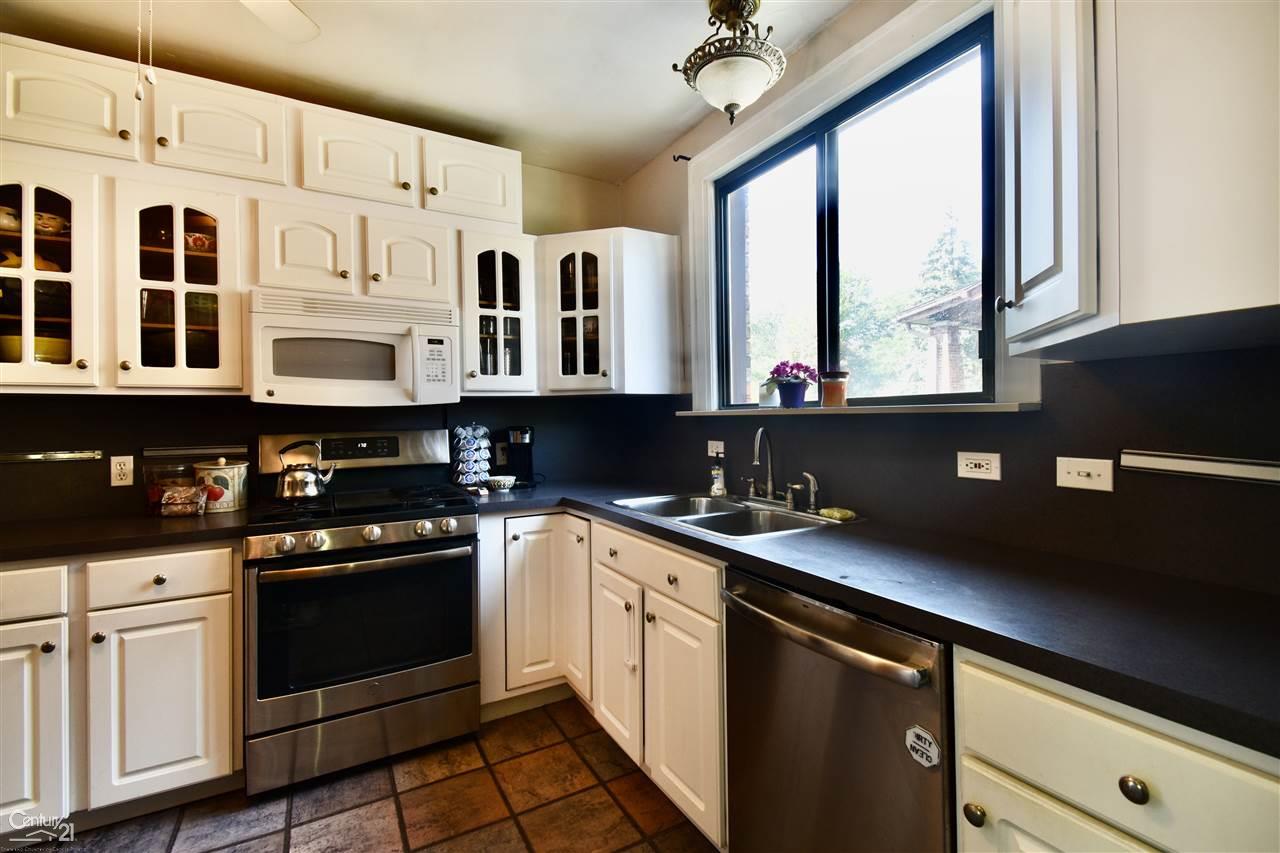 826 Barrington Road Grosse Pointe Park, MI 48230 - Photo 14 of 31
