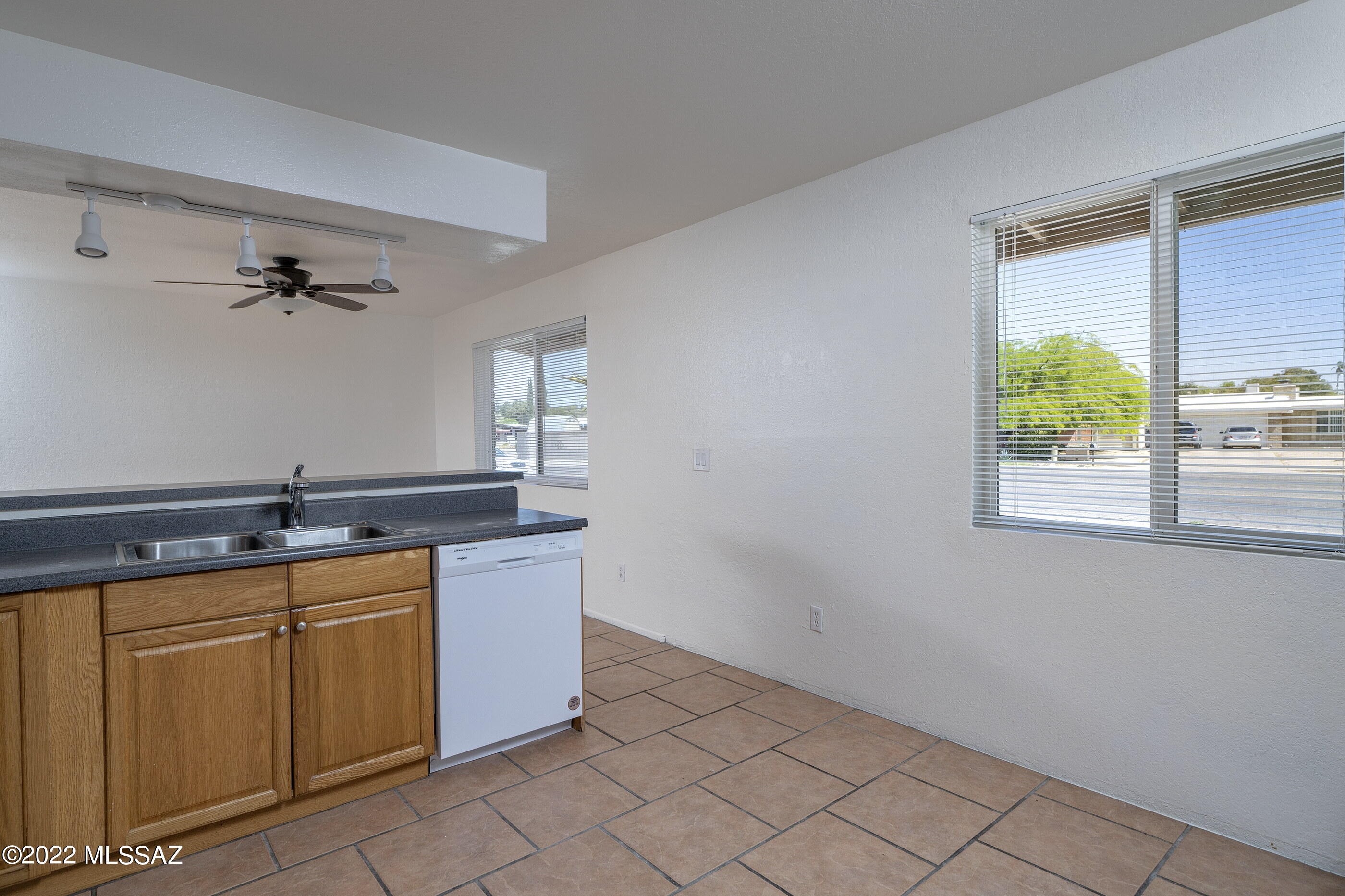 3131 West Massingale Road Tucson, AZ 85741 - Photo 8 of 24