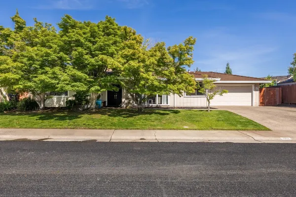 $659,000 | 1902 Larkin Drive, Roseville, CA 95661