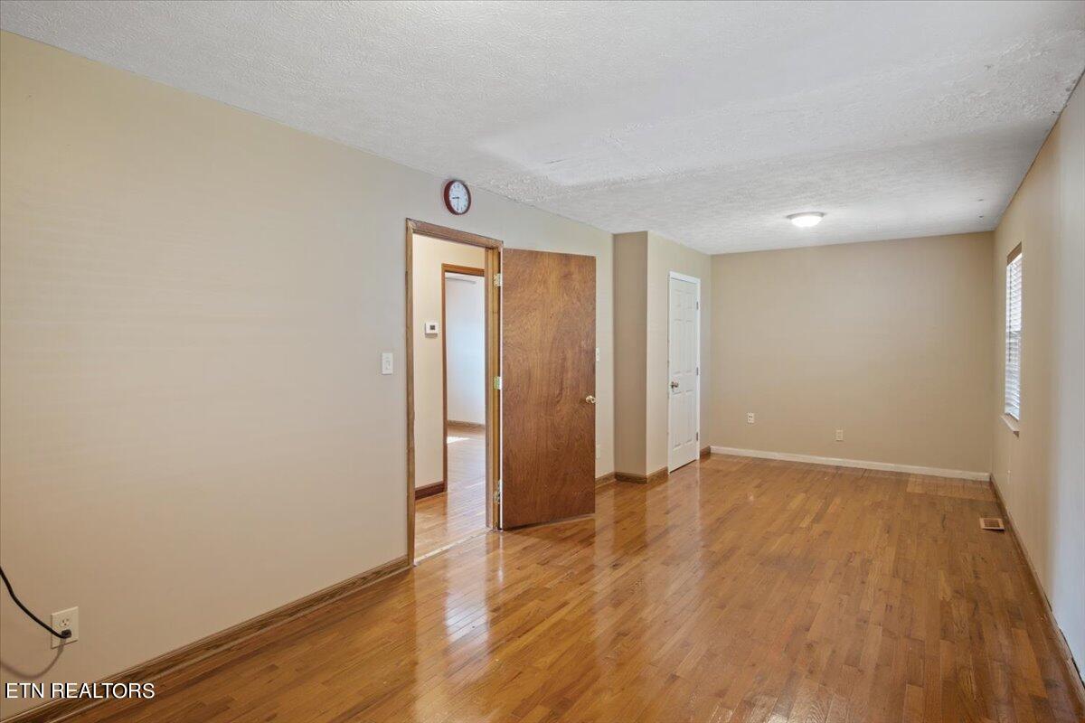 100 Houston Avenue Oak Ridge, TN 37830 - Photo 11 of 30 11-Bedroom 1