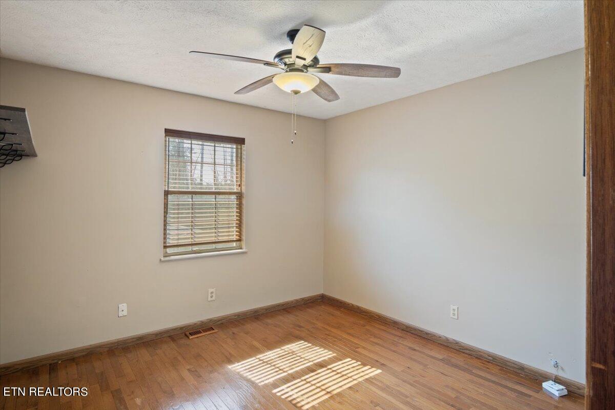 100 Houston Avenue Oak Ridge, TN 37830 - Photo 14 of 30 14-Bedroom 3