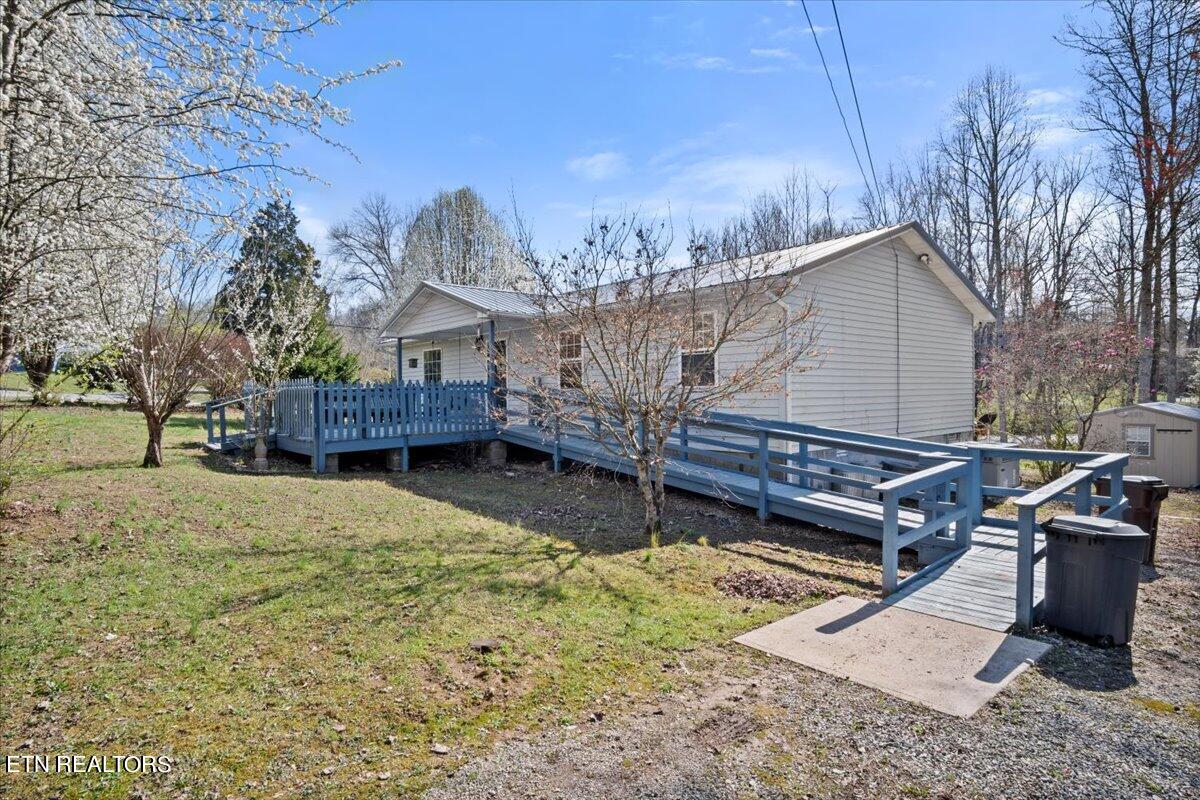 100 Houston Avenue Oak Ridge, TN 37830 - Photo 2 of 30 02-Exterior