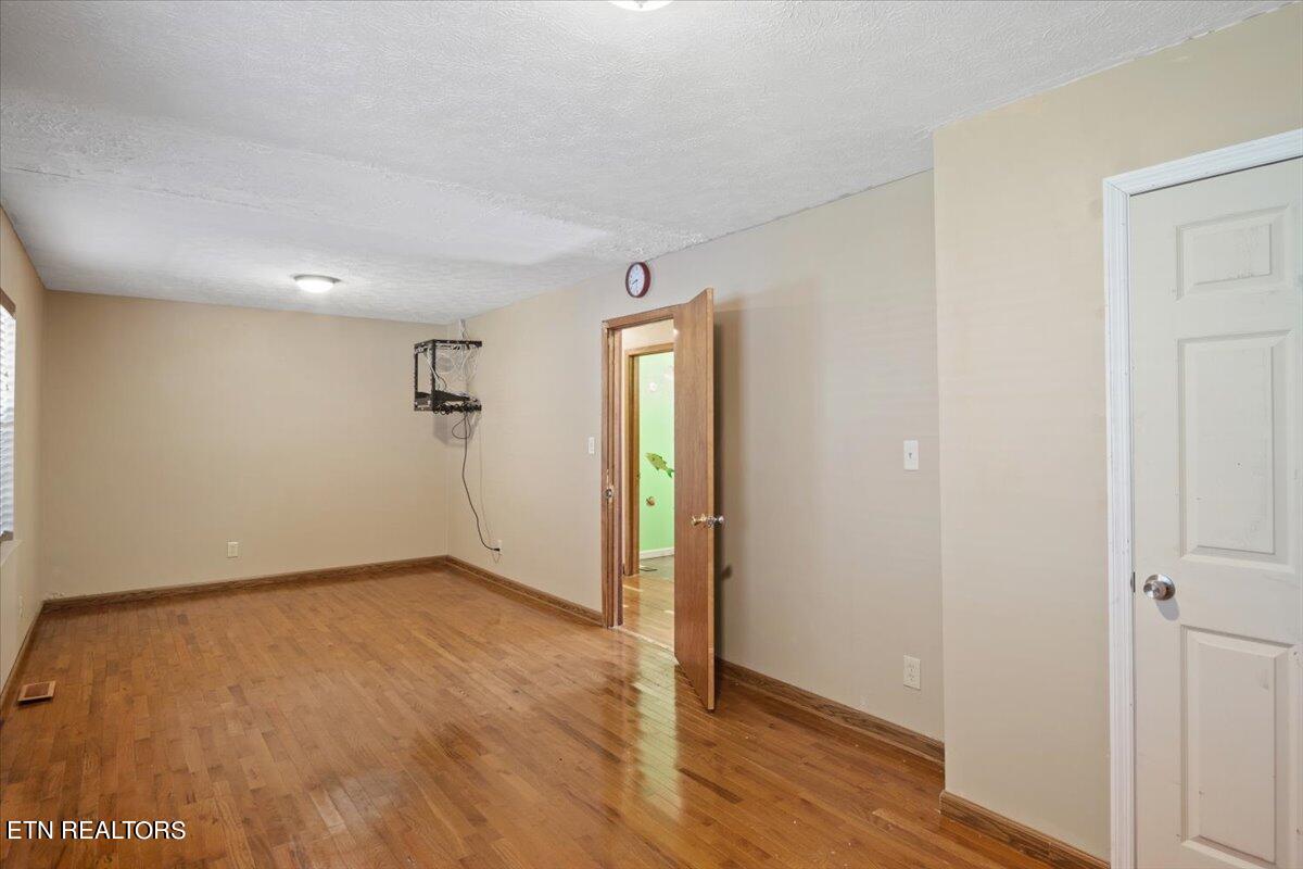 100 Houston Avenue Oak Ridge, TN 37830 - Photo 10 of 30 10-Bedroom 1
