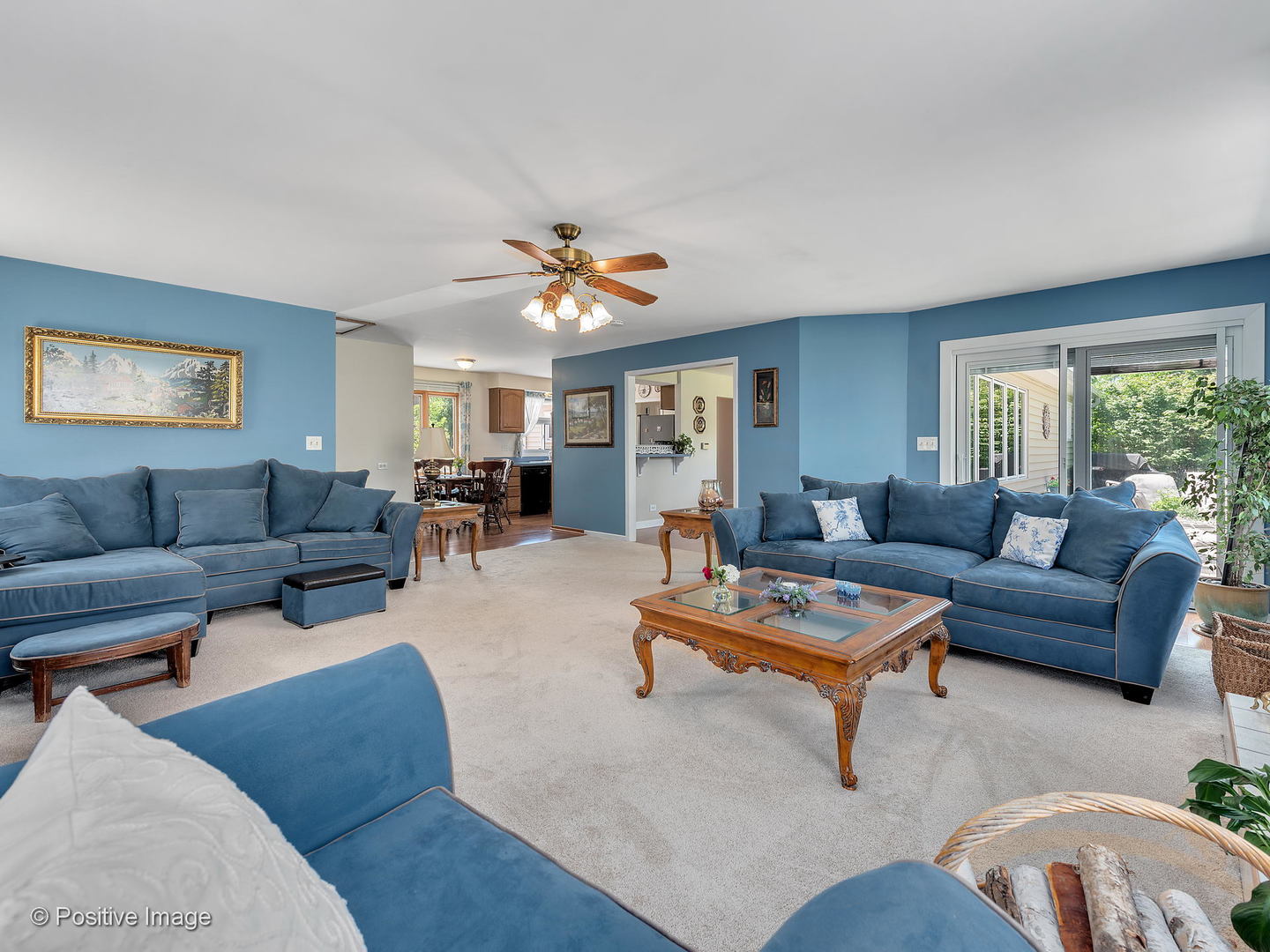 521 Ranch Road Wheaton, IL 60187 - Photo 5 of 22 a living room with furniture and a window