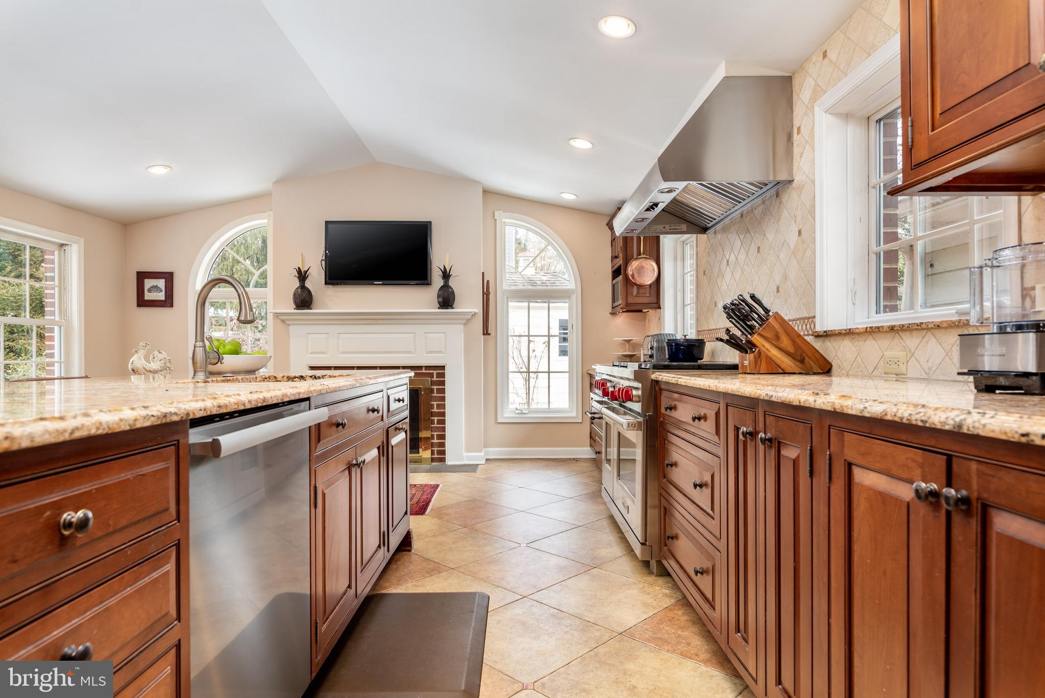 207 Atlee Road Wayne, PA 19087 - Photo 4 of 40 Gallery Image 4