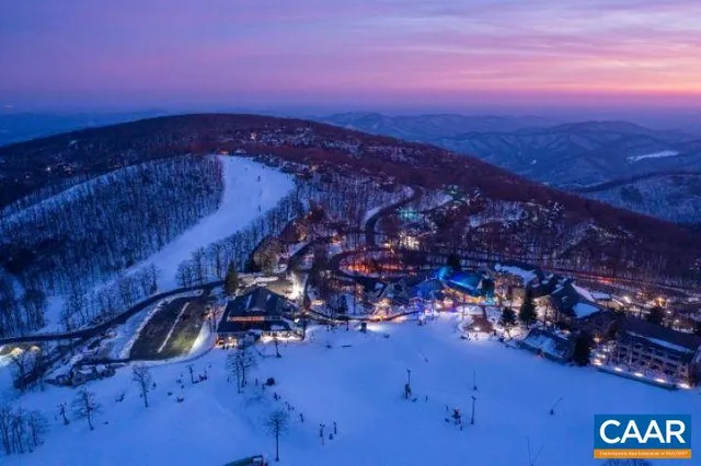 a view of outdoor space yard and porch