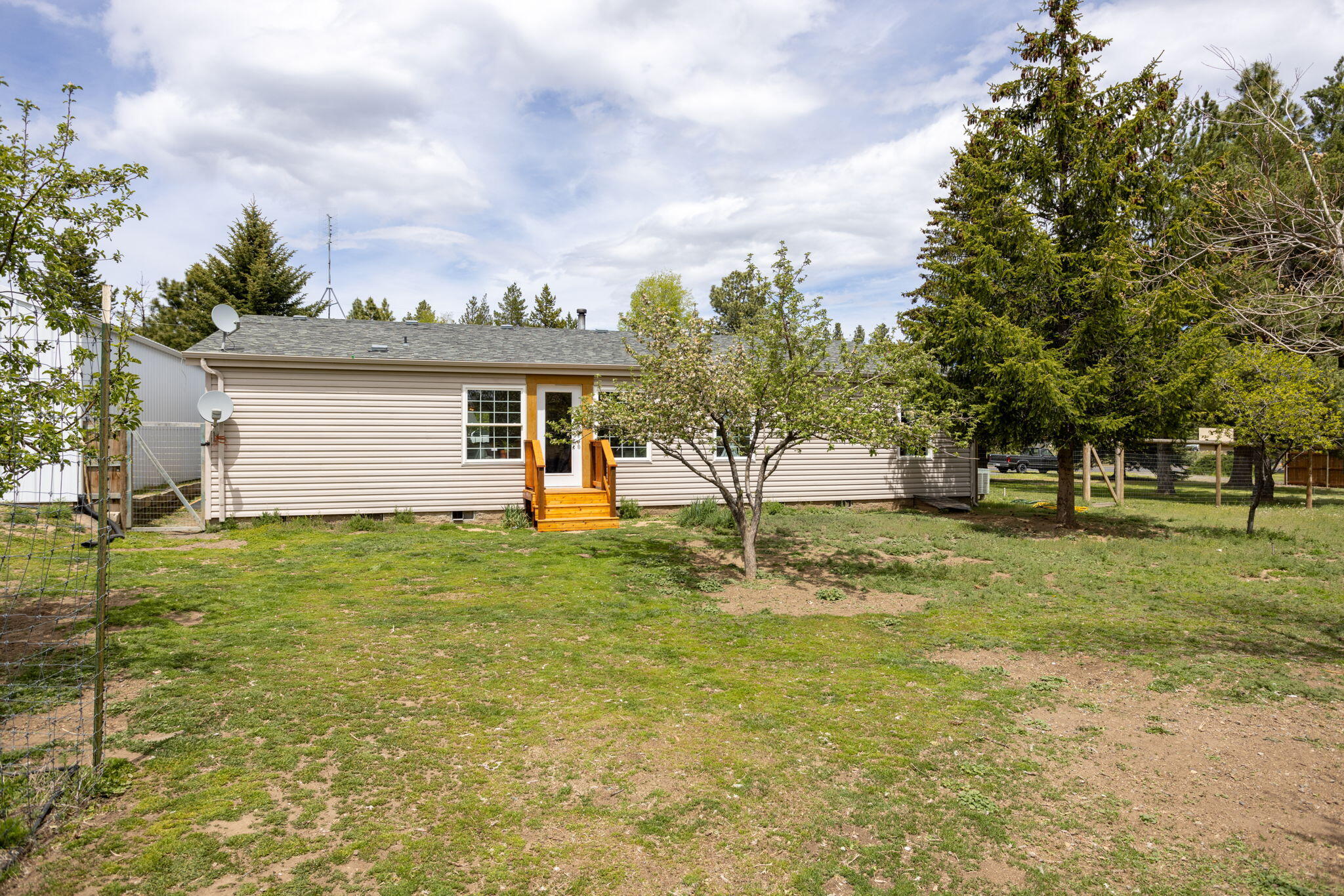 19205 Shoshone Road Bend, OR 97702 - Photo 35 of 47 35-web-or-mls-19205 Shoshone Road-34