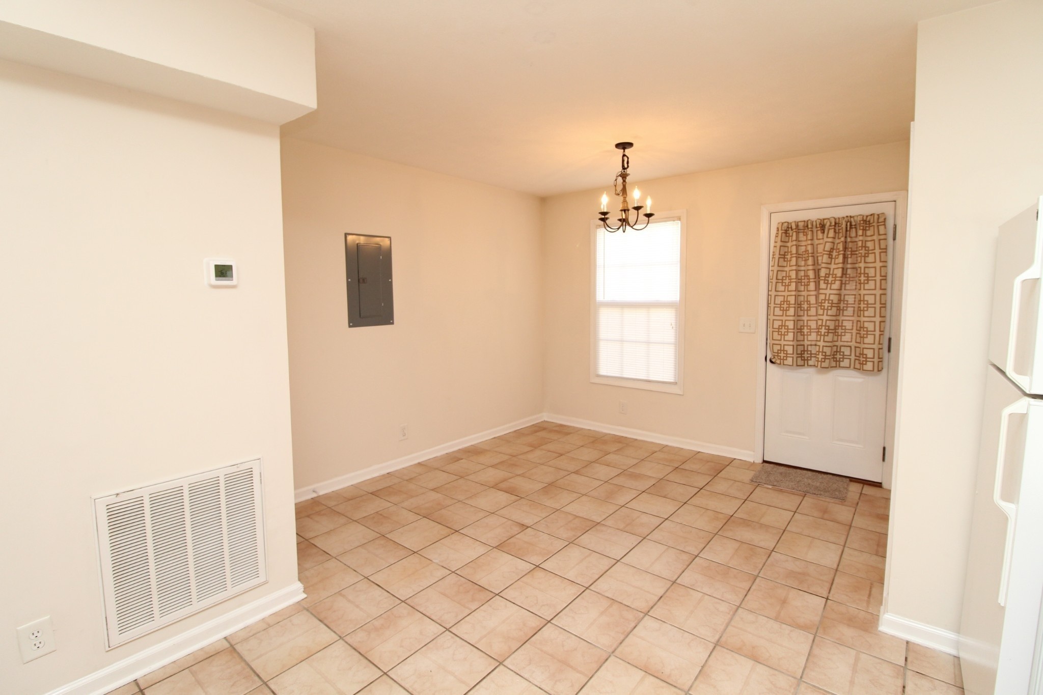 2300 Raleigh Court, Unit 3 Clarksville, TN 37043 - Photo 3 of 7