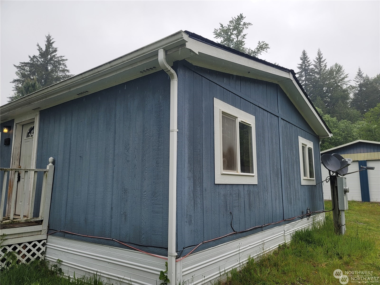 120 Wennassee Loop Silver Creek, WA 98585 - Photo 18 of 23 a backyard of a house