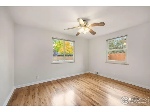a view of empty room with window