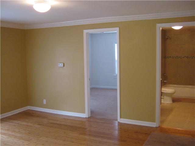 3601 Hydes Ferry Road Nashville, TN 37218 - Photo 10 of 17 View fom den into 2nd br and bathroom.