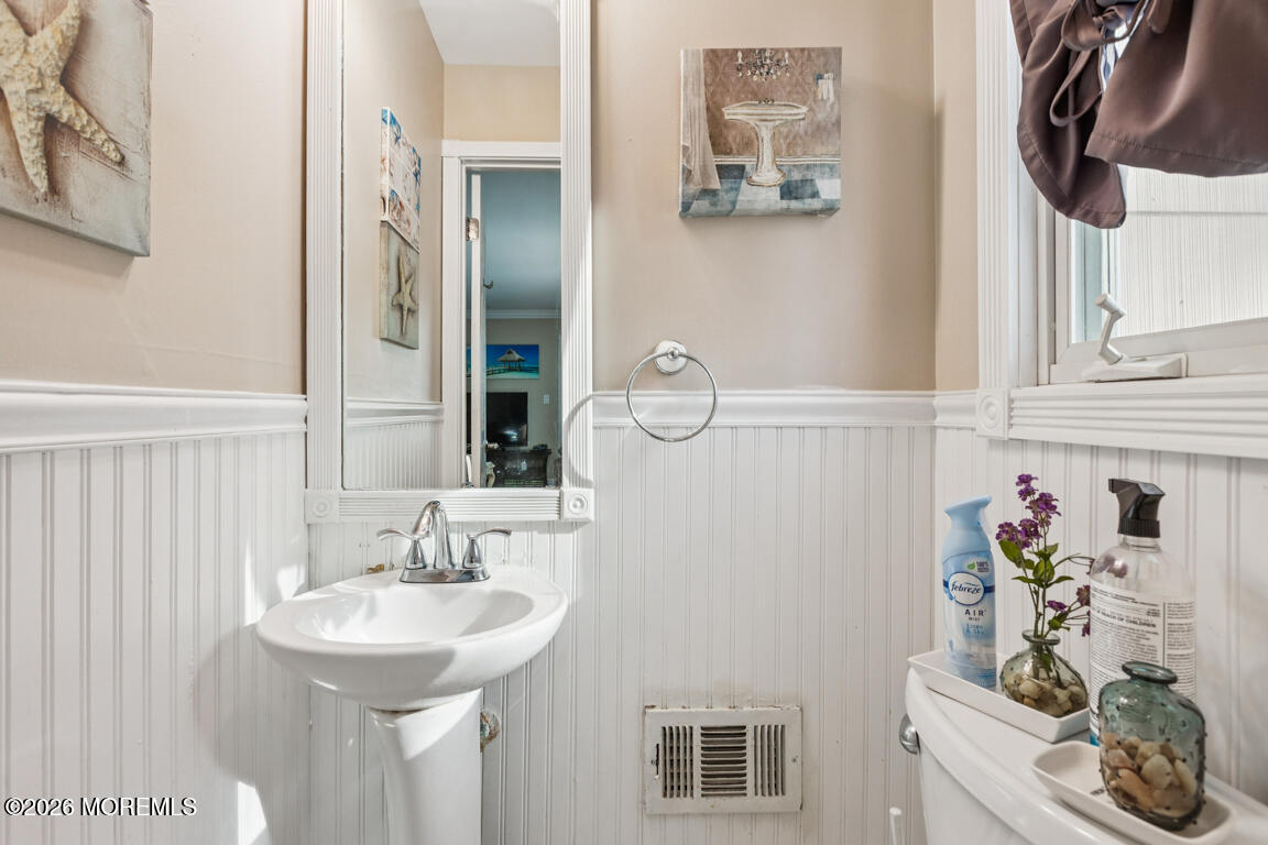 183 Pine Brook Road Manalapan, NJ 07726 - Photo 2 of 25 10