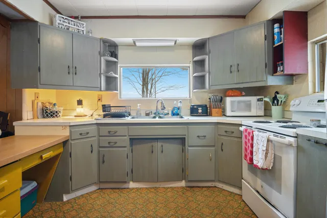 $990,000 | 63 East Piney Road, Manistee, MI 49660