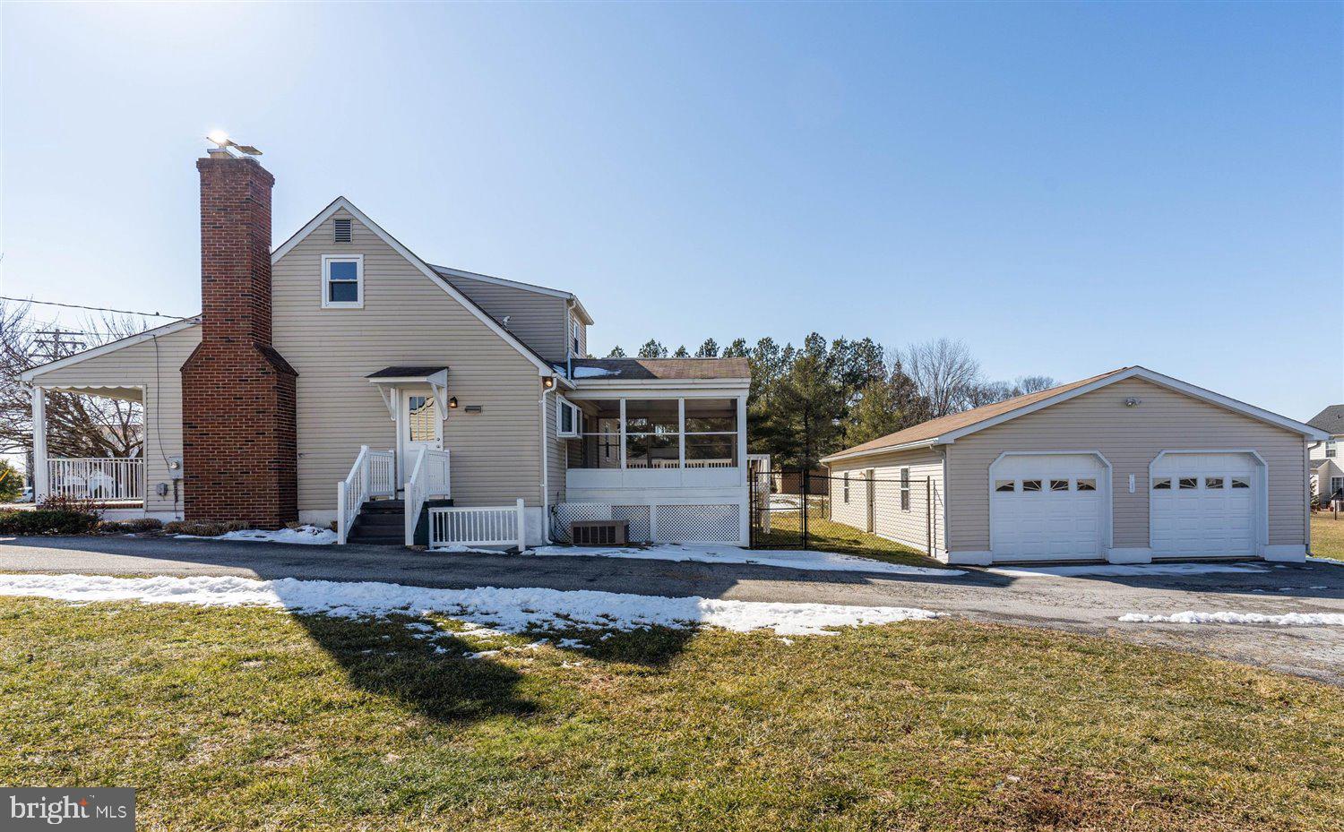 9728 Cross Road Perry Hall, MD 21128 - Photo 4 of 37 Huge 4+ car Garage