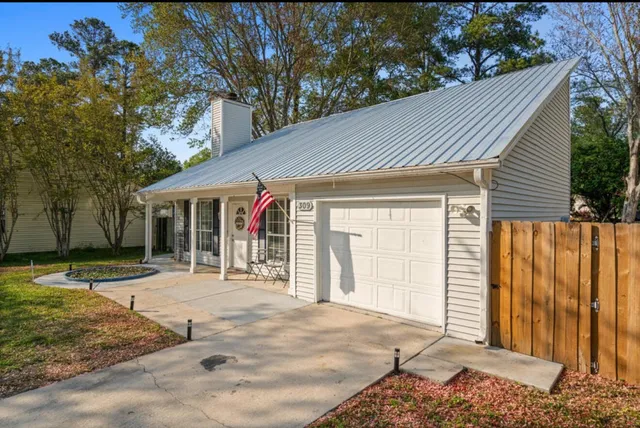 $319,000 | 309 Regent Street, Summerville, SC 29483