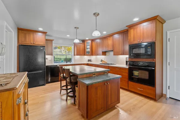$799,000 | 7420 Eastside Potter Valley Road, Ukiah, CA 95482