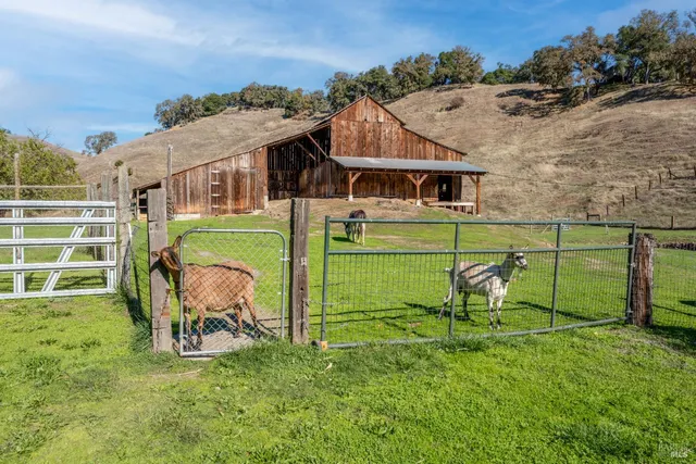$799,000 | 7420 Eastside Potter Valley Road, Ukiah, CA 95482
