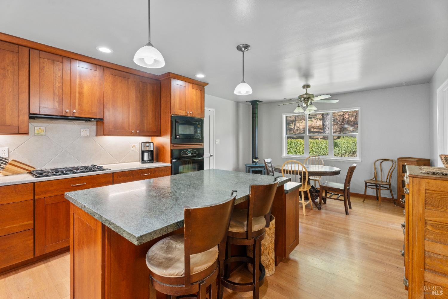 7420 Eastside Potter Valley Road Ukiah, CA 95482 - Photo 8 of 39