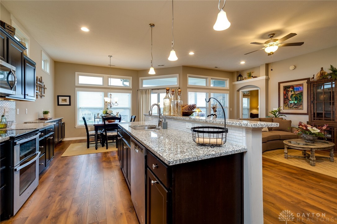 19 Rippling Brook Lane Springboro, OH 45066 - Photo 11 of 50 Kitchen
