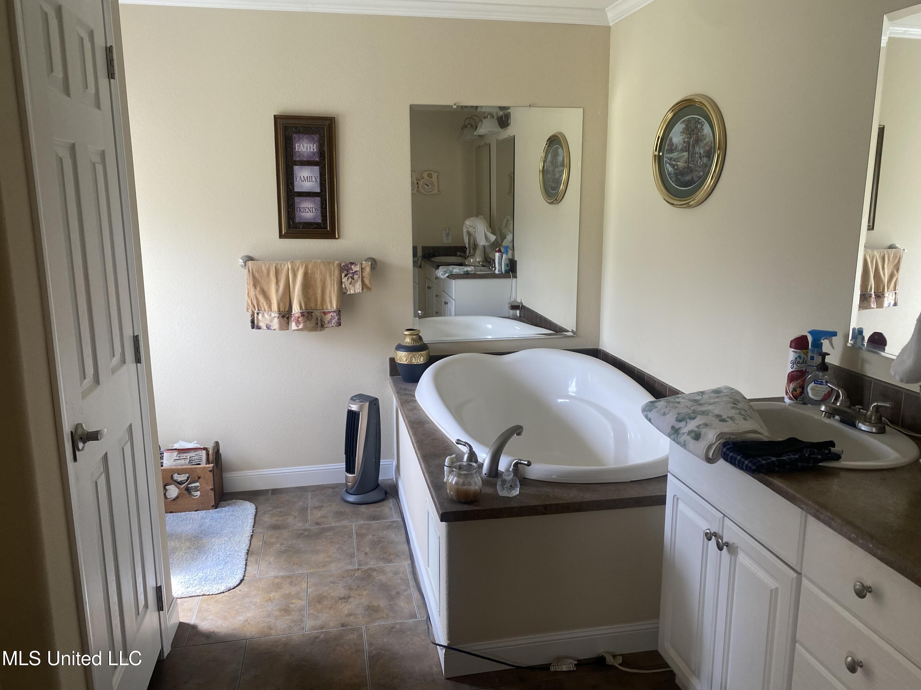 1008 Beatty Road Enid, MS 38927 - Photo 13 of 20 IMG_2501