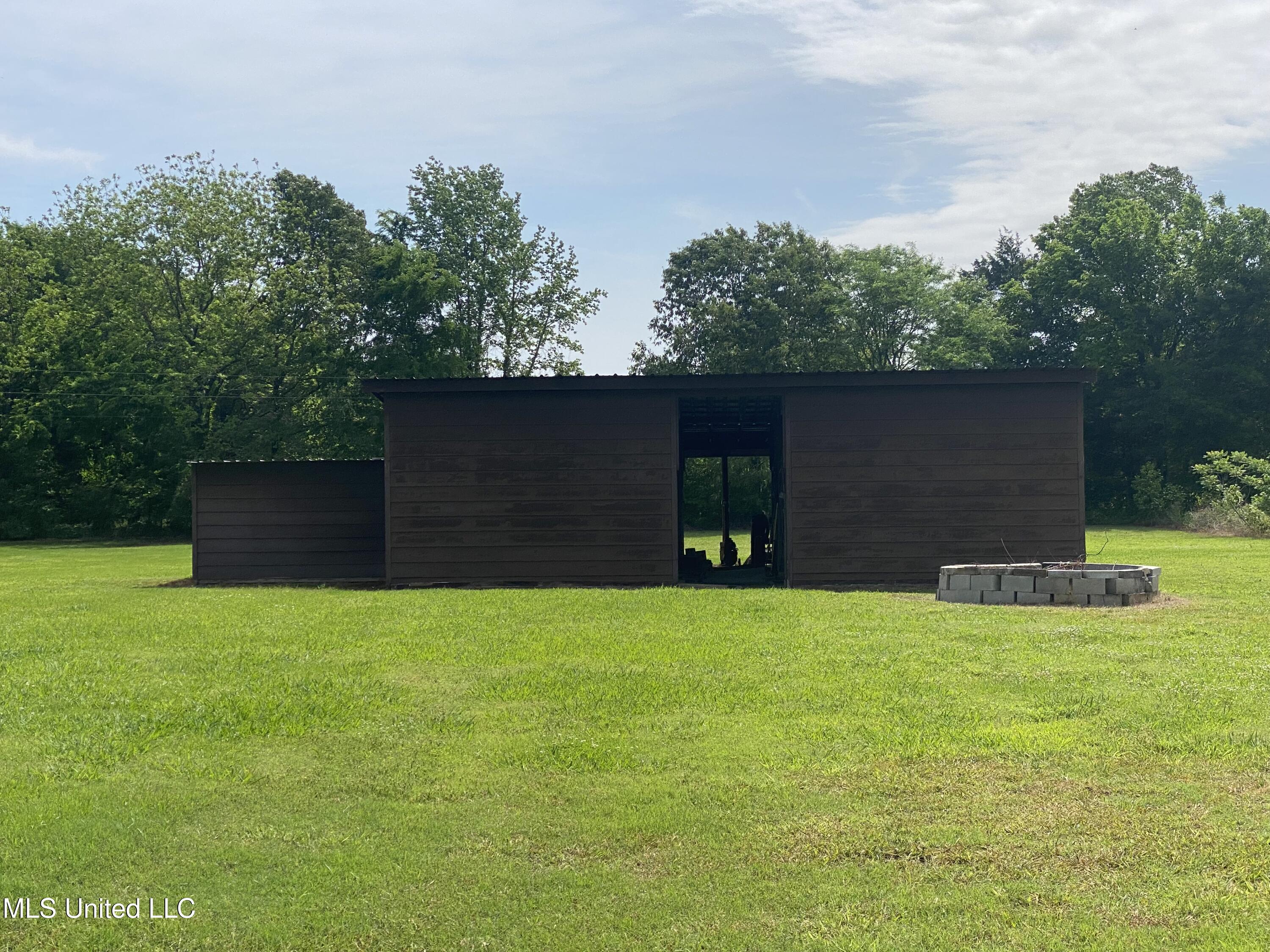 1008 Beatty Road Enid, MS 38927 - Photo 14 of 20 IMG_2492