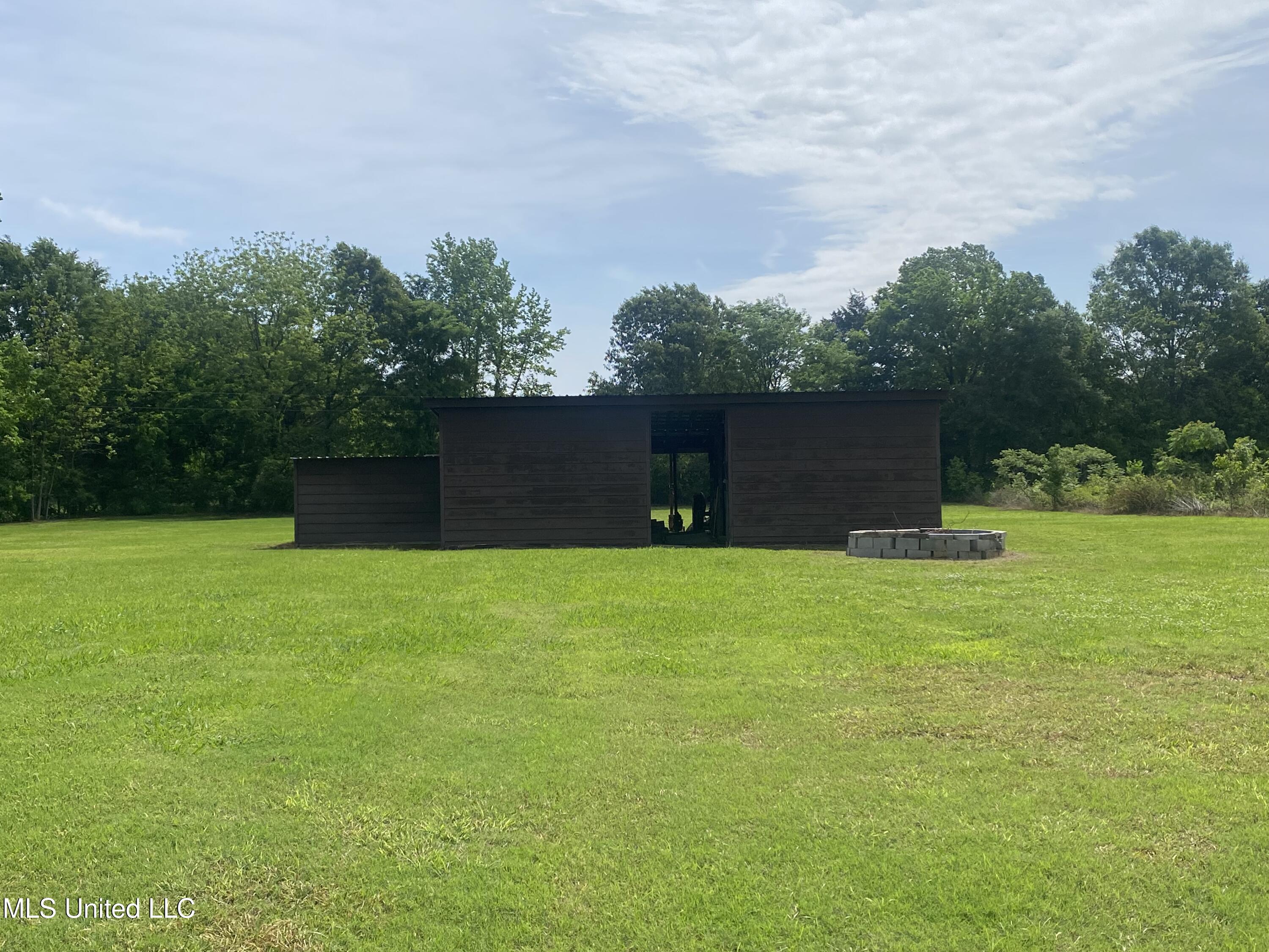 1008 Beatty Road Enid, MS 38927 - Photo 16 of 20 IMG_2489