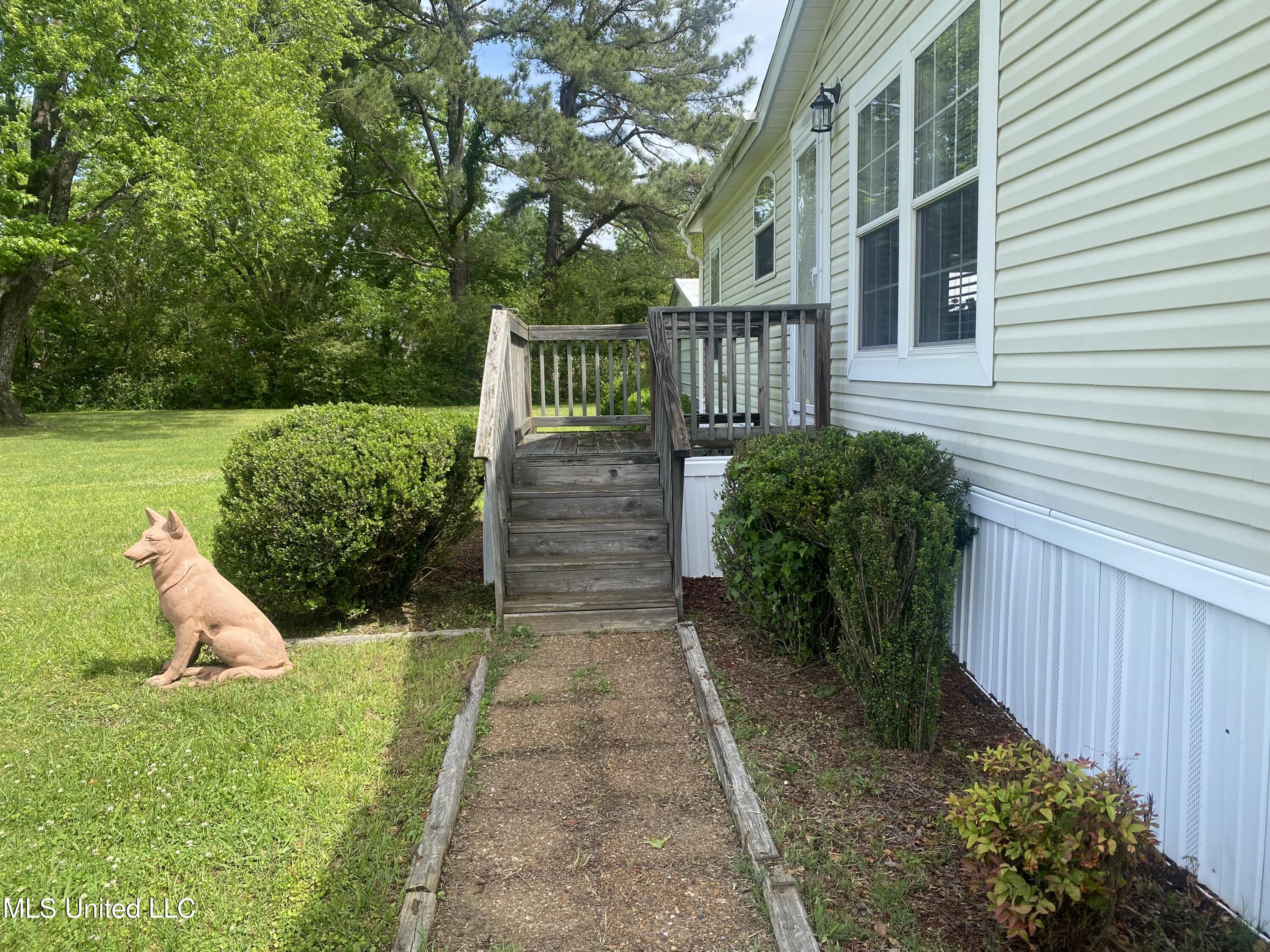 1008 Beatty Road Enid, MS 38927 - Photo 3 of 20 IMG_2493