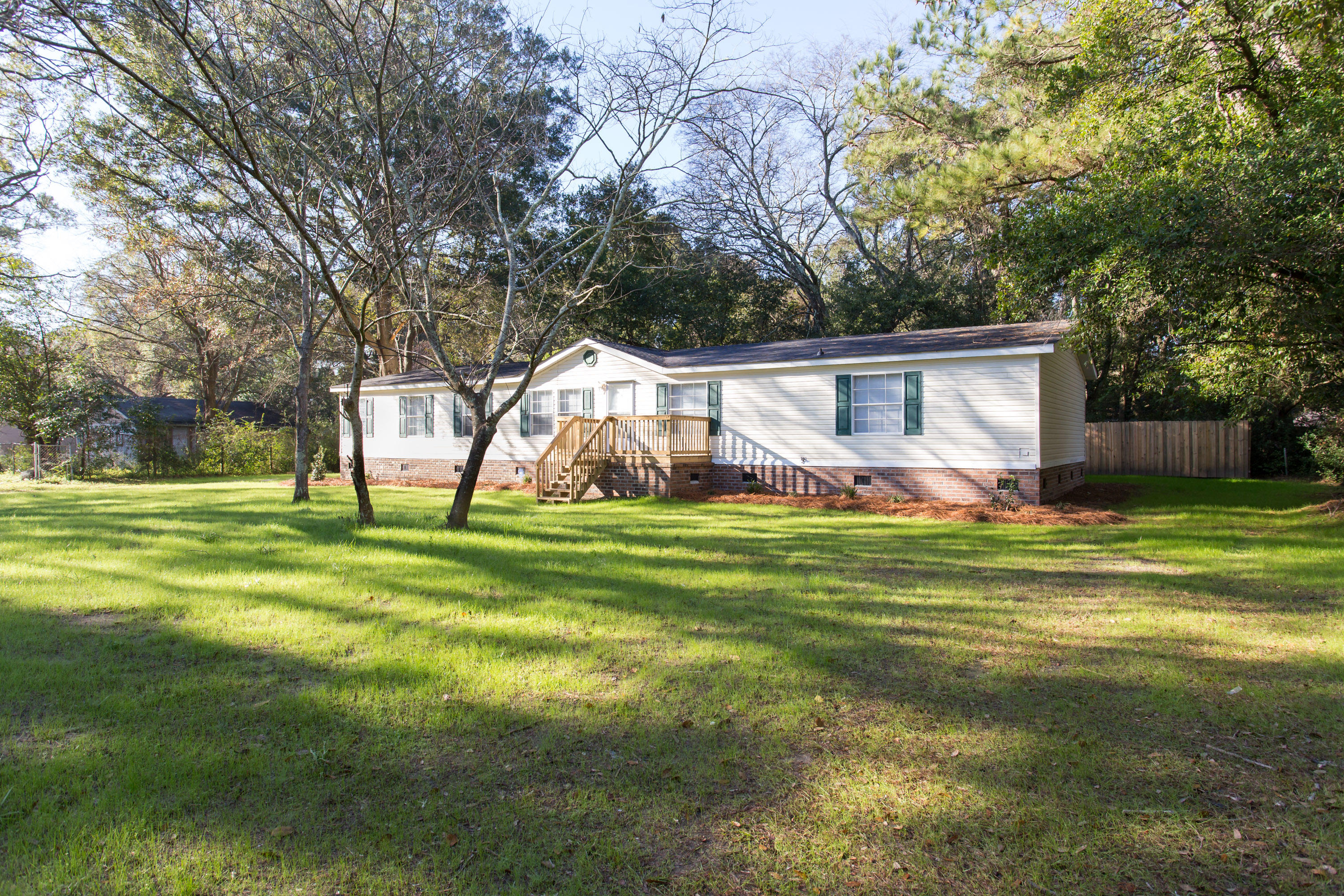 1081 Ben Road Charleston, SC 29412 - Photo 5 of 19 parking area in front