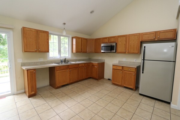 178 Wrentham Road Springfield, MA 01119 - Photo 19 of 25
