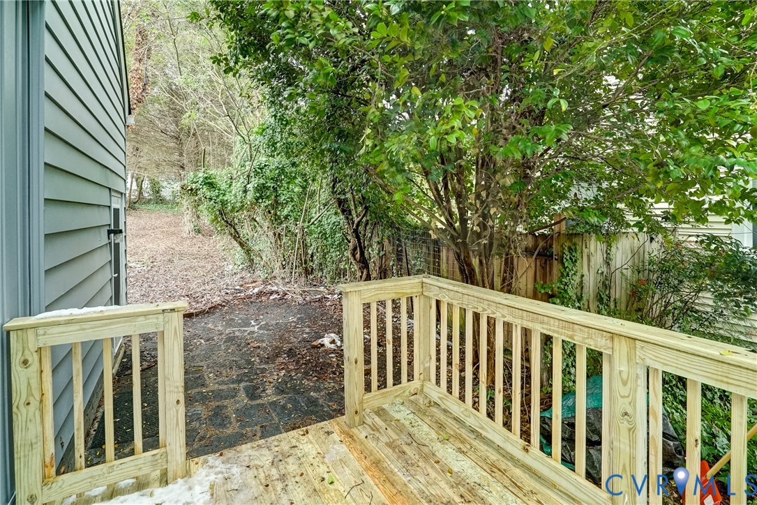 7502 Sweetbriar Road Henrico, VA 23229 - Photo 25 of 28 a view of wooden balcony and trees
