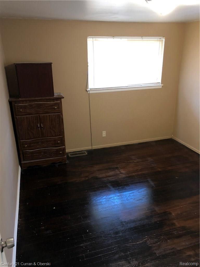 26433 Norfolk Street Inkster, MI 48141 - Photo 11 of 15 IMG_0949.JPG